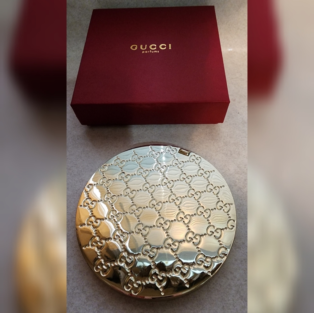 Gucci Gold Monogram Compact Makeup Mirror New In Box - Picture 4 of 9